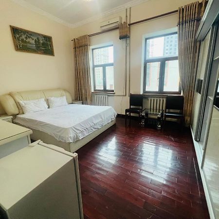 Alisher Hotel ドゥシャンベ エクステリア 写真