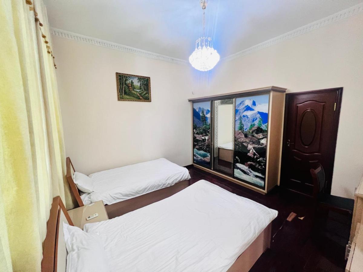 Alisher Hotel ドゥシャンベ エクステリア 写真