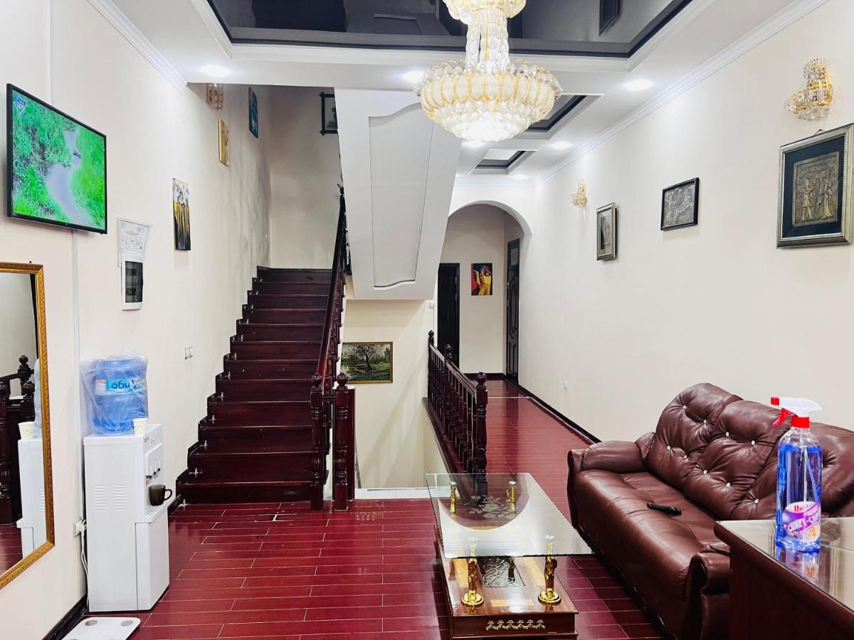 Alisher Hotel ドゥシャンベ エクステリア 写真