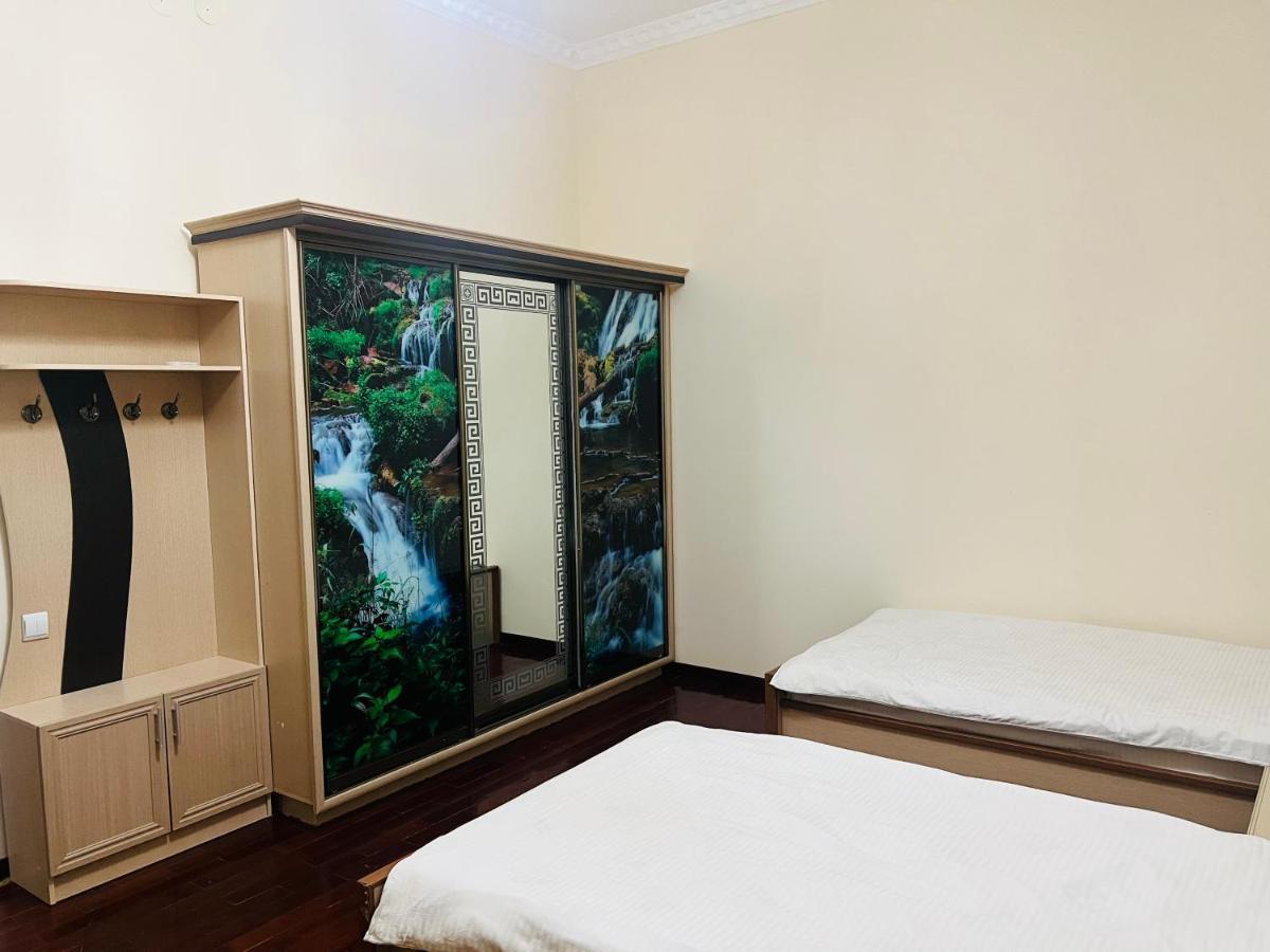 Alisher Hotel ドゥシャンベ エクステリア 写真